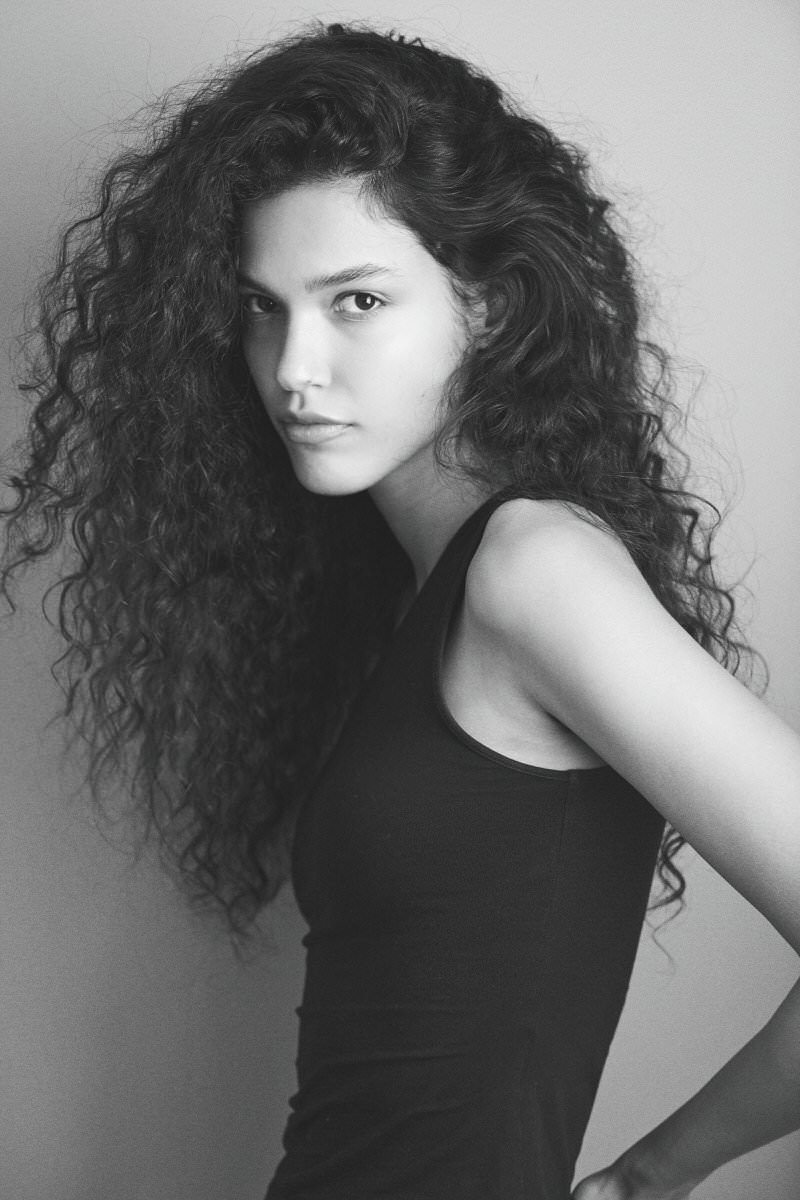 Studio go-see: IZA DANTAS 01 20