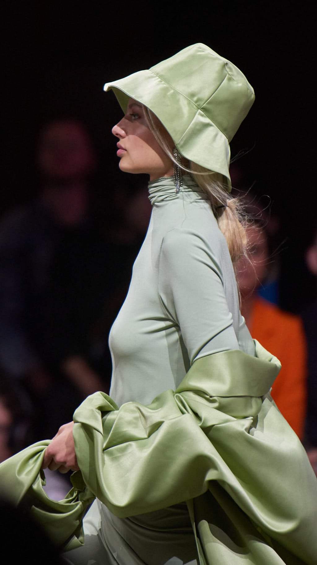 AAFW x GrittyPRETTY x Redken by Dave Blake (look 211)