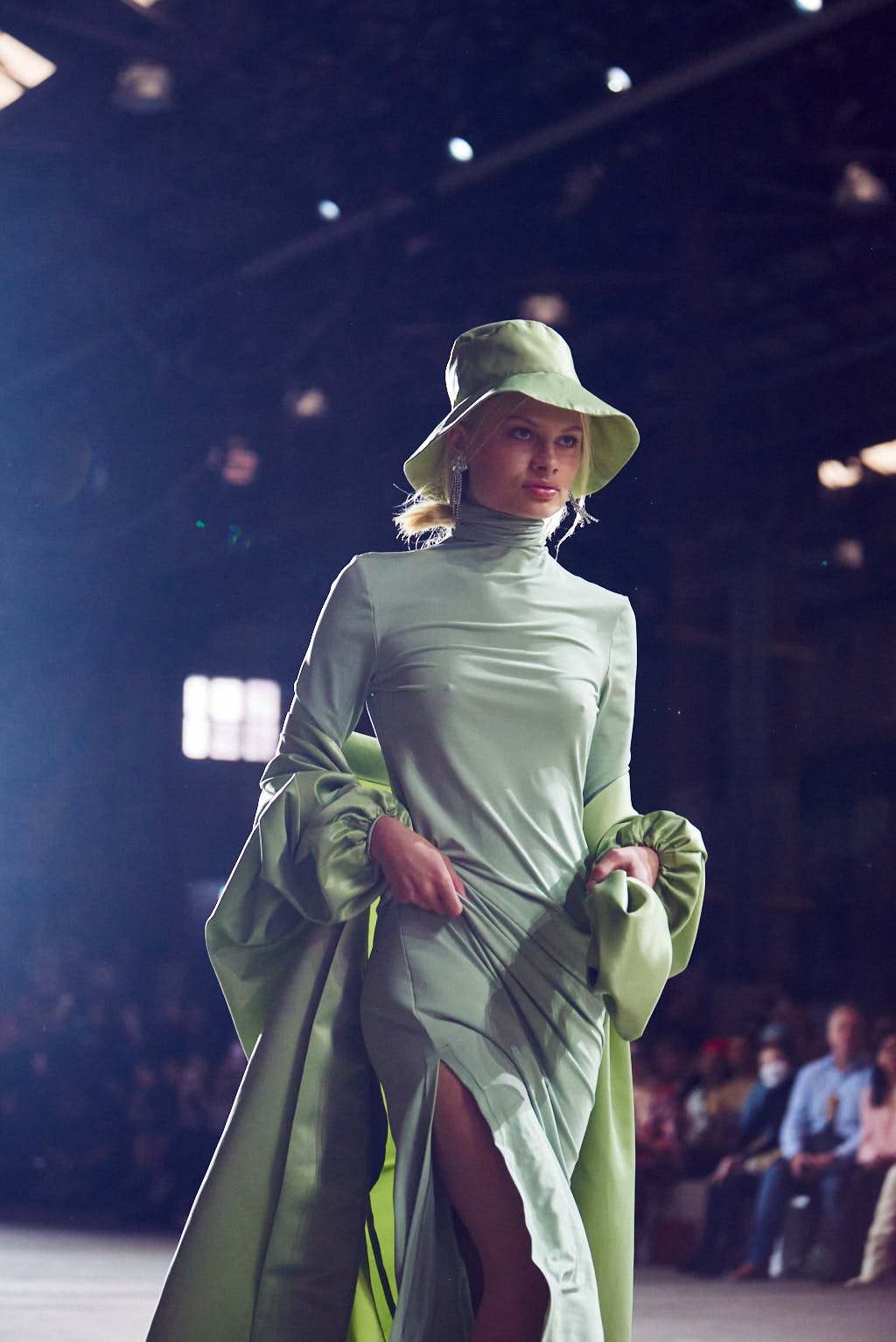 AAFW x GrittyPRETTY x Redken by Dave Blake (look 212)