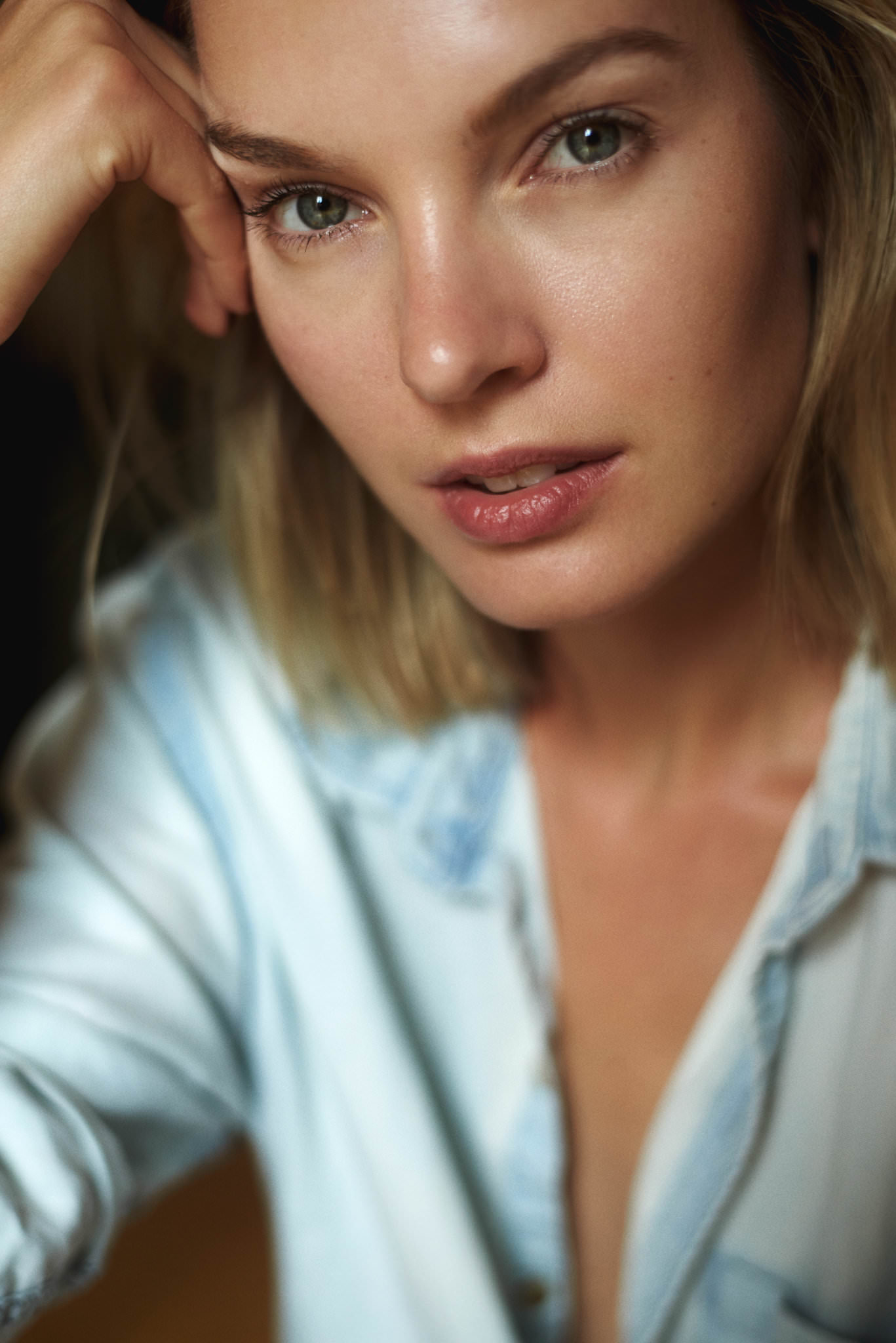 Ana Kondratjeva portrait by Dave Blake (look 01)