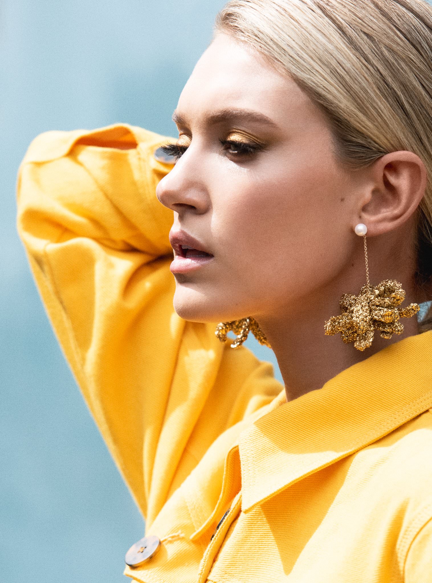 Caroline Lowe portrait by Dave Blake (look 03)