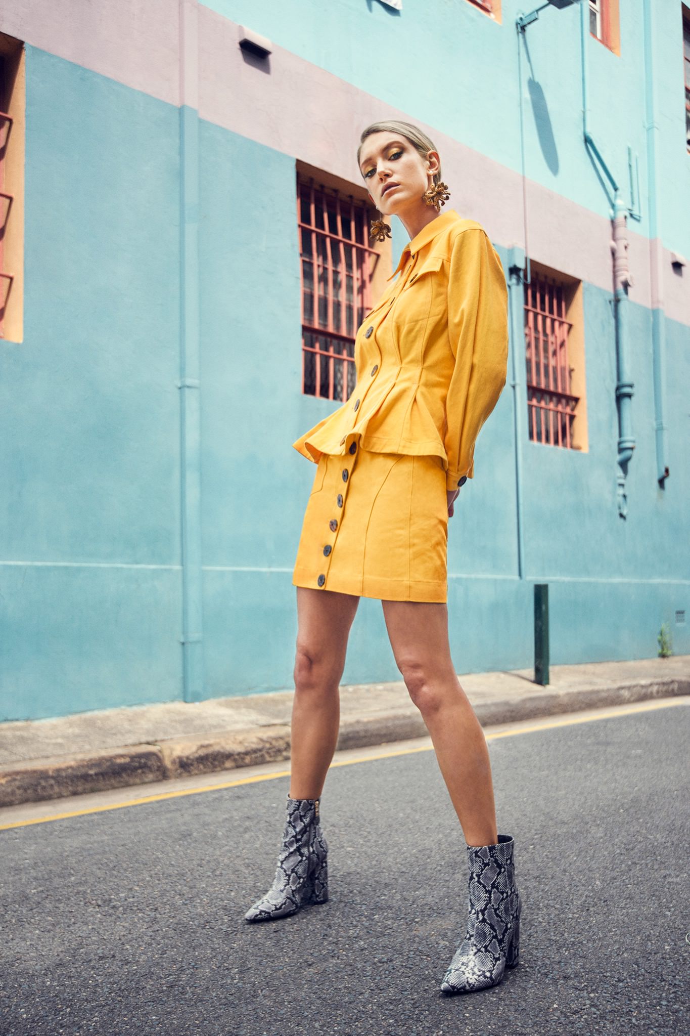 Caroline Lowe portrait by Dave Blake (look 04)