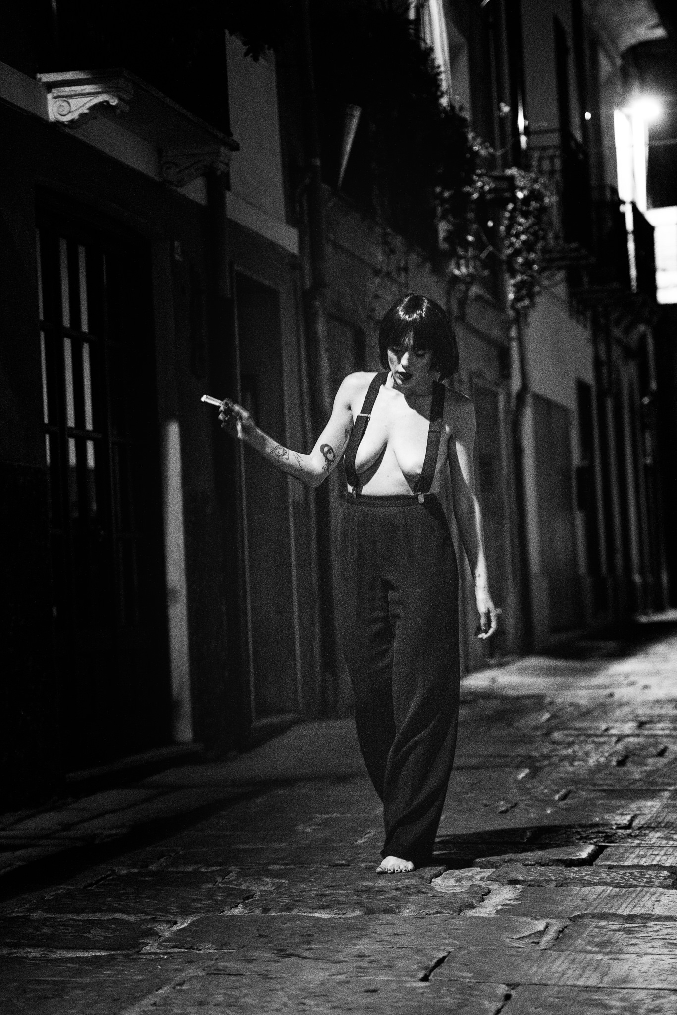 Della Notte portrait with streetlight mood