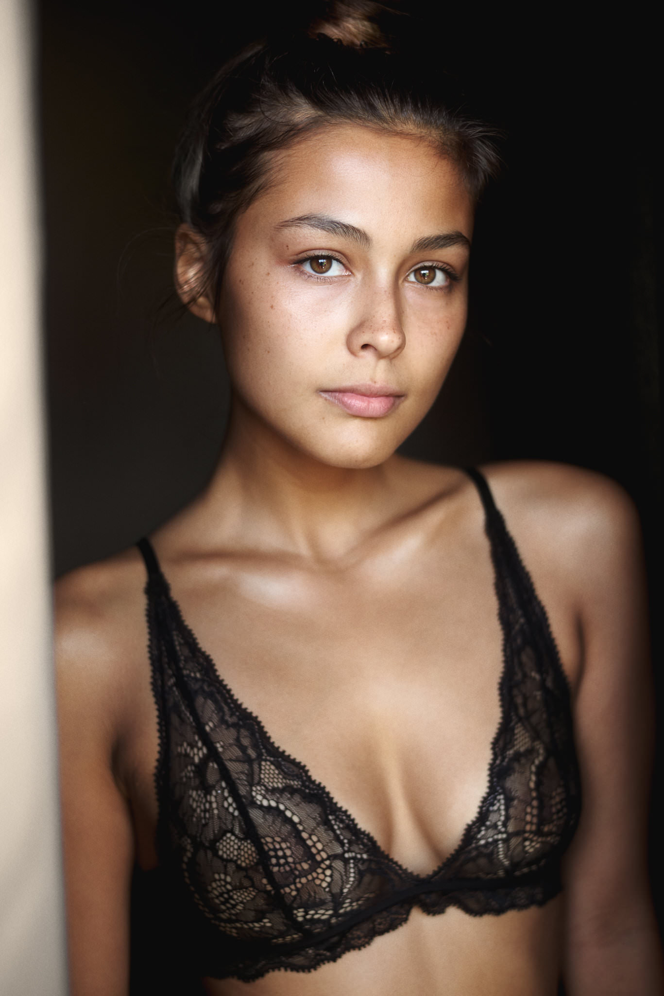 Julia Newbery by Dave Blake (look 006)