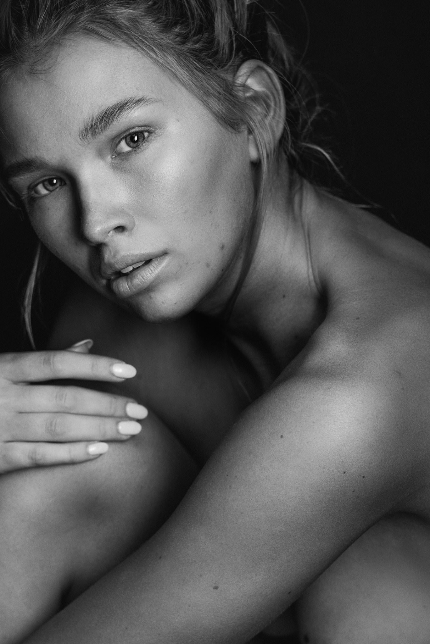 Karla Bodycote portrait from Raw Series by Dave Blake (look 08)