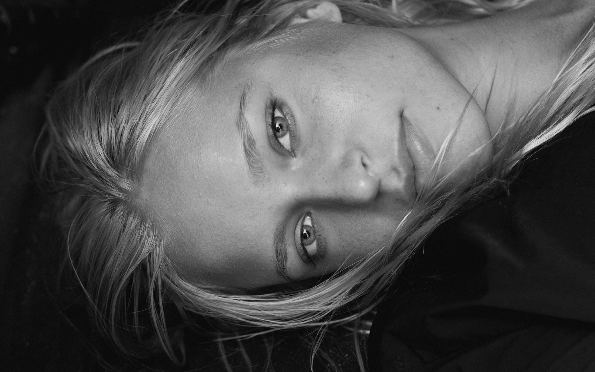 Kate portrait by Dave Blake (look 01)