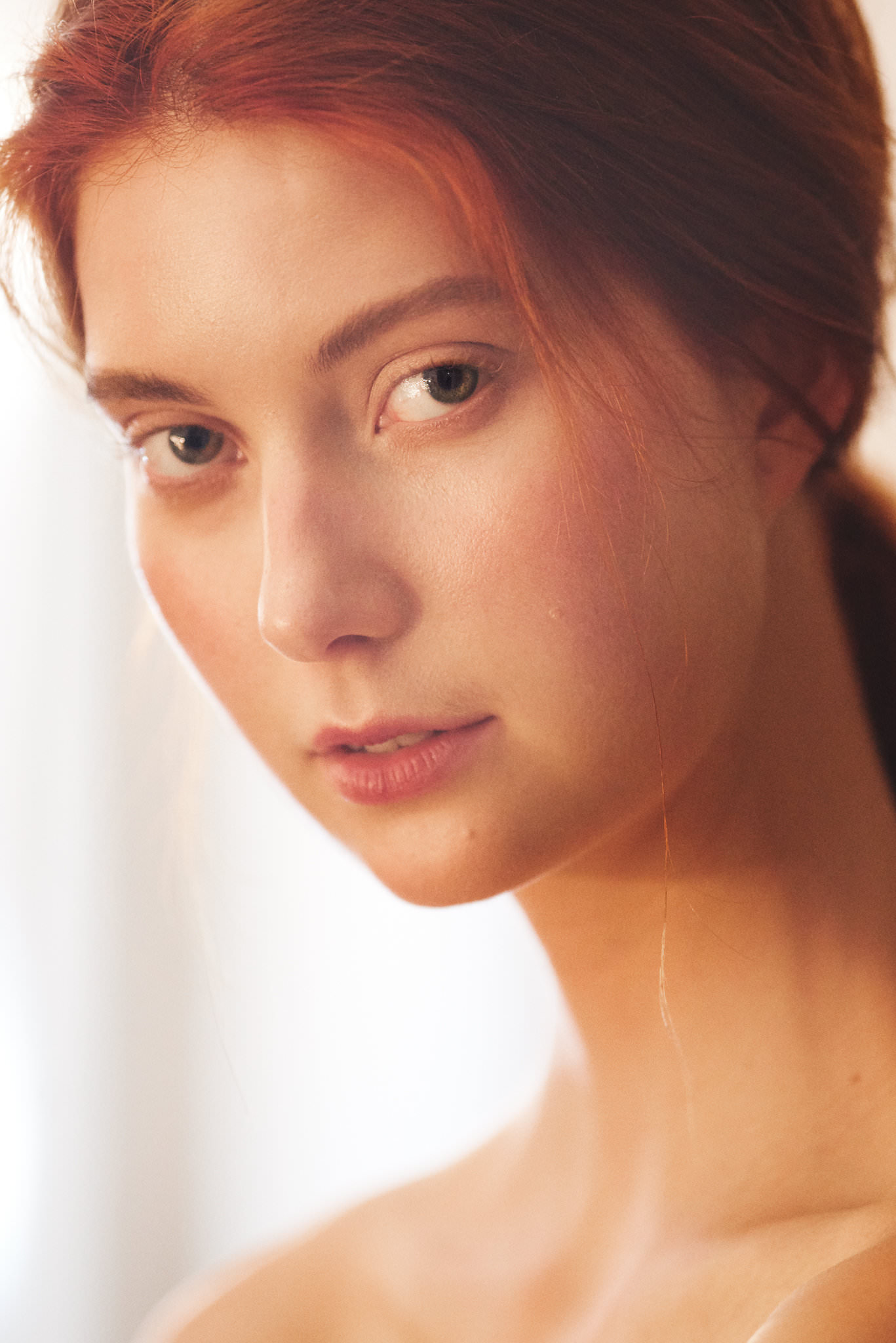 Lee Mathews Resort '19 backstage beauty by Dave Blake (look 02)