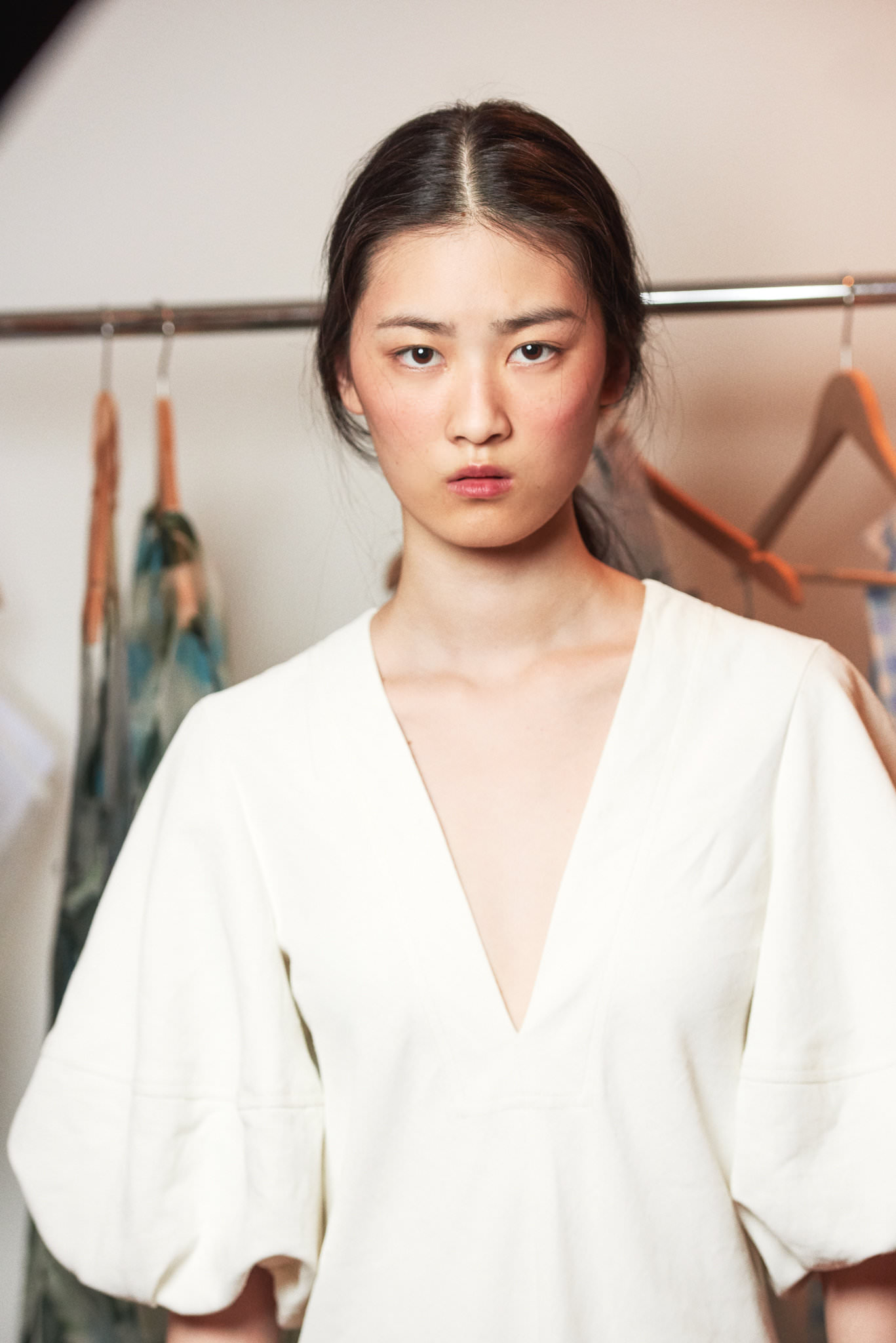 Lee Mathews Resort '19 backstage beauty by Dave Blake (look 07)