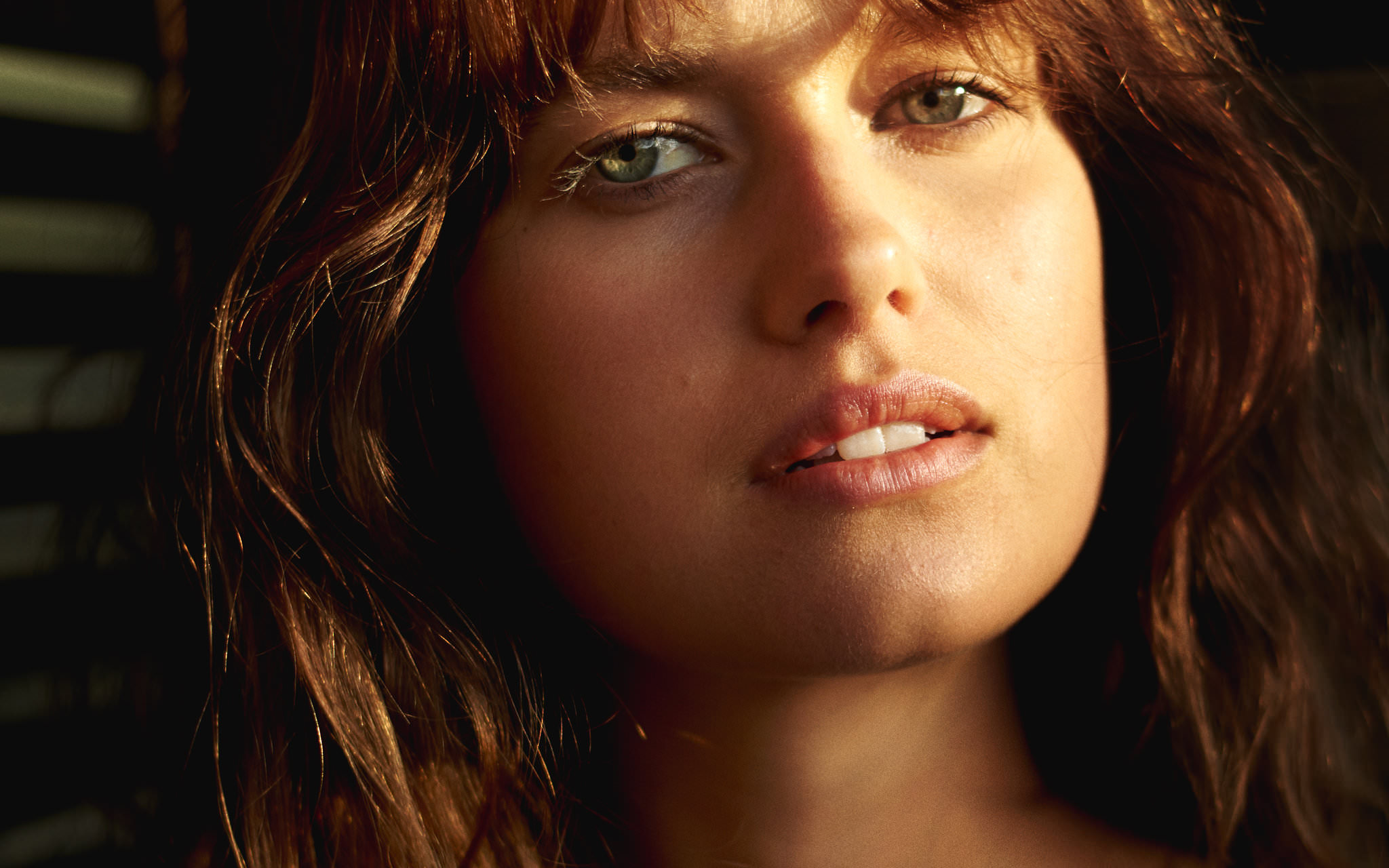 Nikki Crerar portrait by Dave Blake at Coogee Beach (look 04)