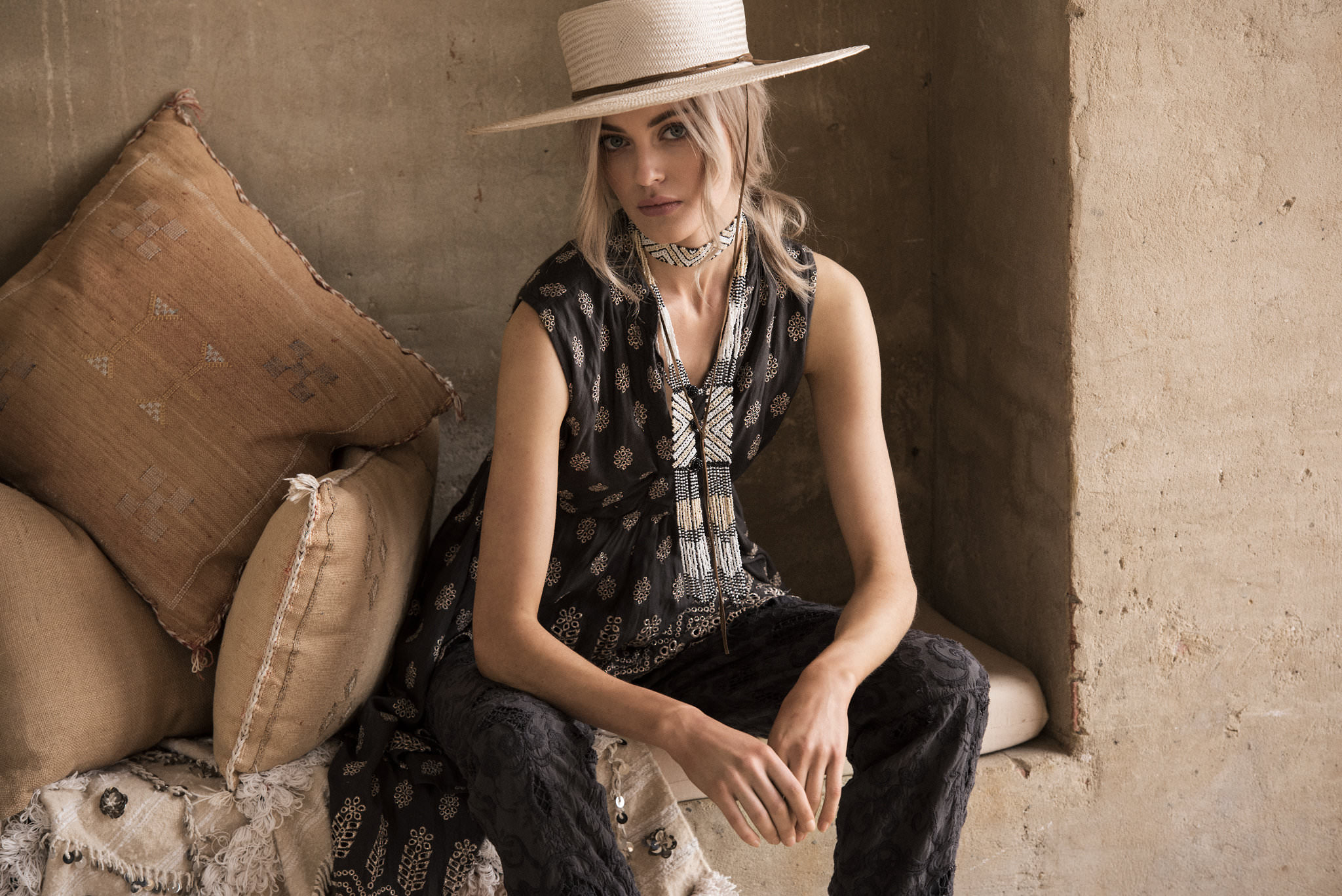 Ruby Yaya R19 at Villa Rustica by Dave Blake (look 04)