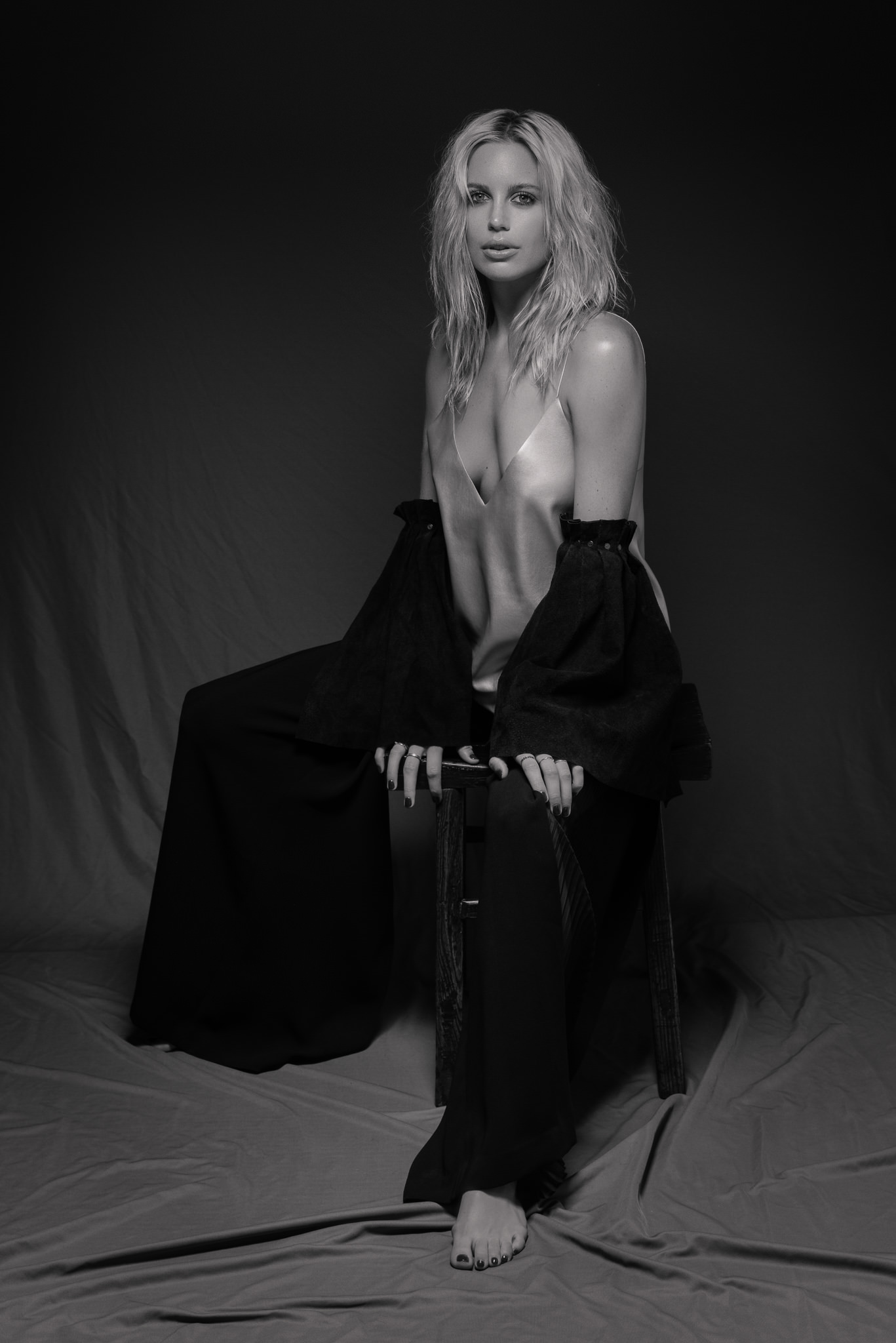 Susie Collins portrait by Dave Blake (look 01)